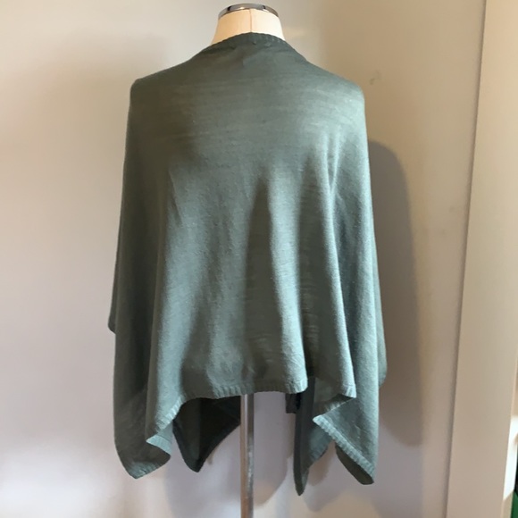 Kenneth Cole Knitted Wrap Gray - Picture 3 of 4